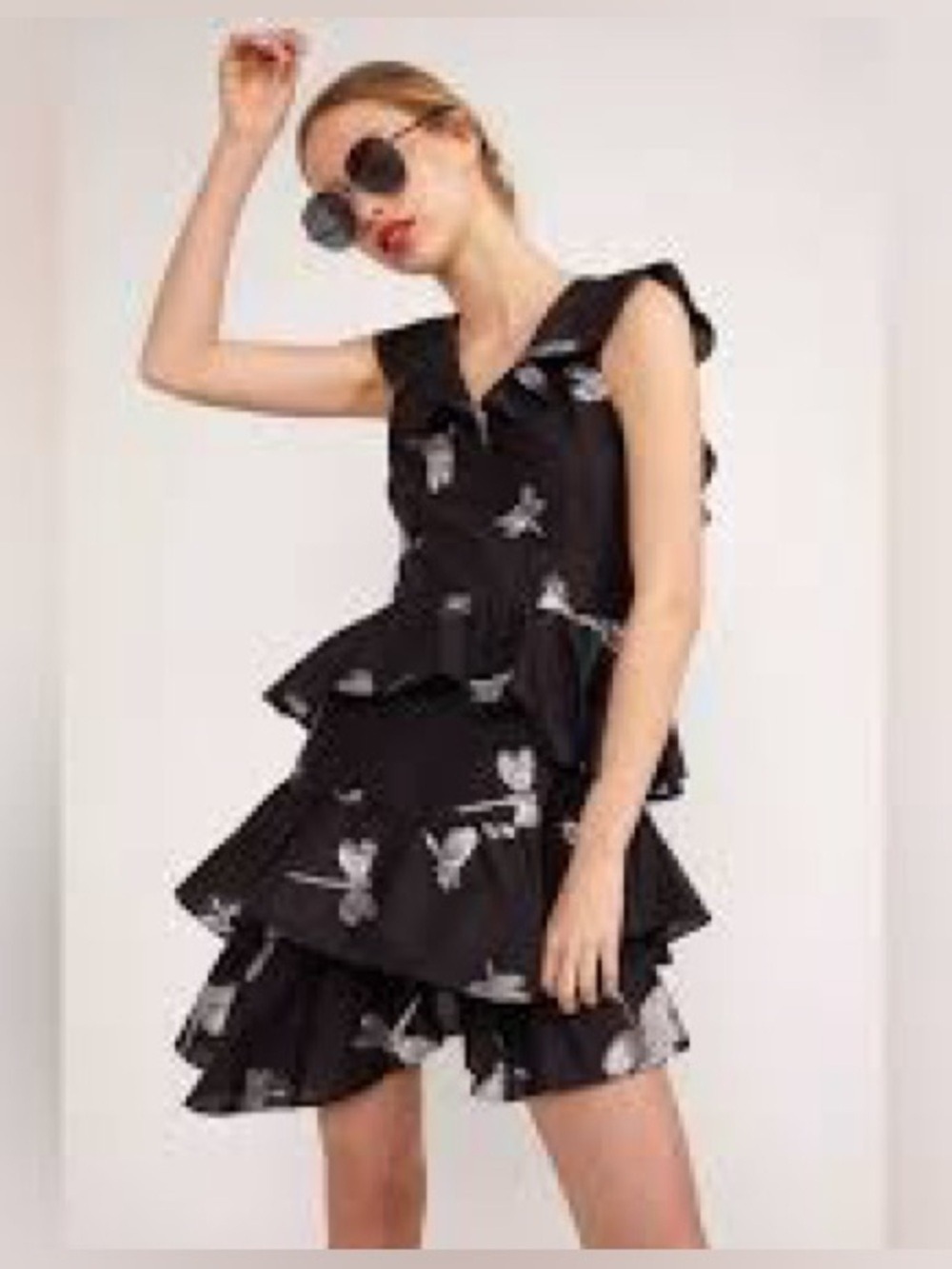 Cynthia Rowley
Sleeveless Jetset Silver Dragonfly High Low Mini Dress. Size 2